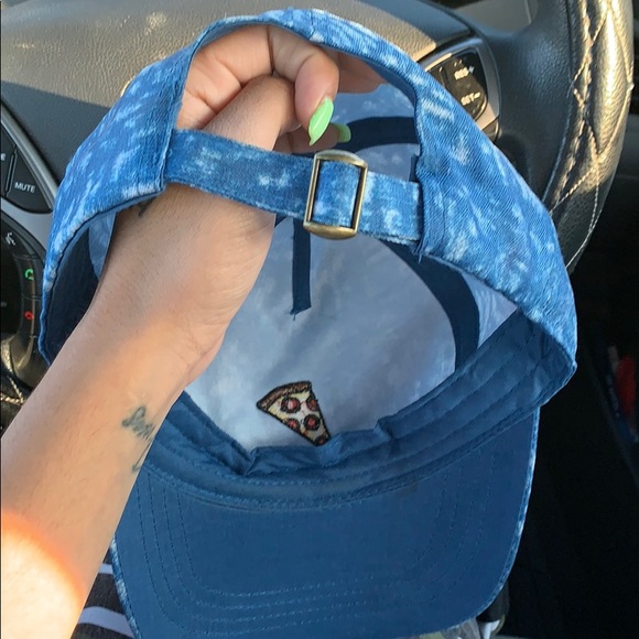 Pizza hat - Picture 3 of 3